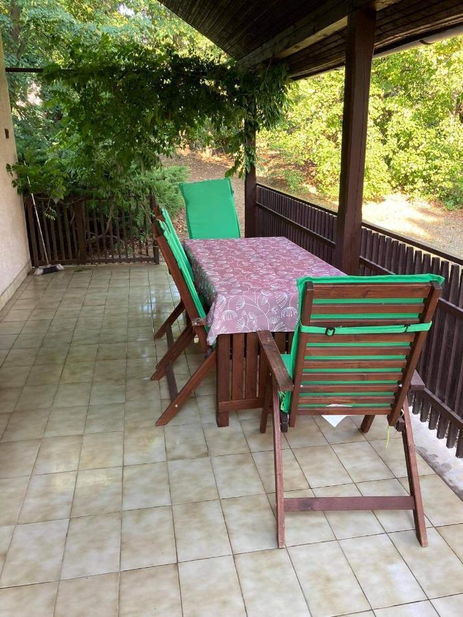 Helium Apartman Heviz Bagian luar foto
